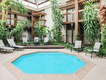 Super 8 By Wyndham Ozona Hotel Съоръжения снимка