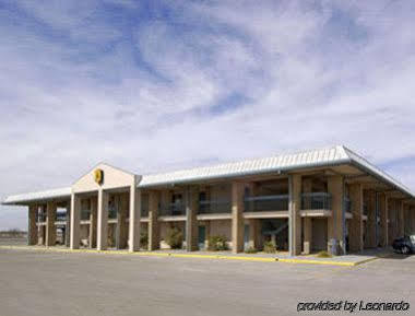 Super 8 By Wyndham Ozona Hotel Екстериор снимка